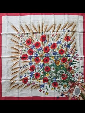 Auth Gucci Floral & Wheat Print Silk Scarf